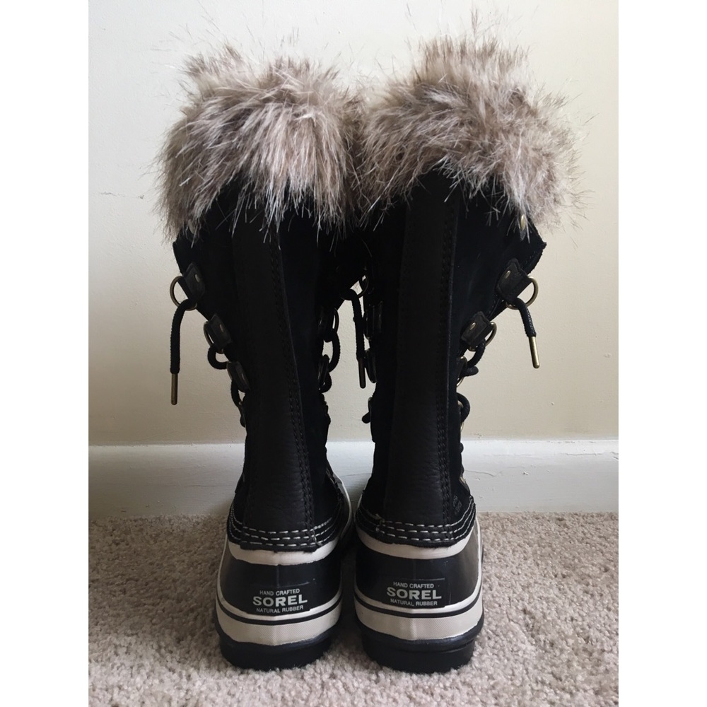 SOLD! Sorel Joan of Arctic Snow Boots - Picture 4 of 8